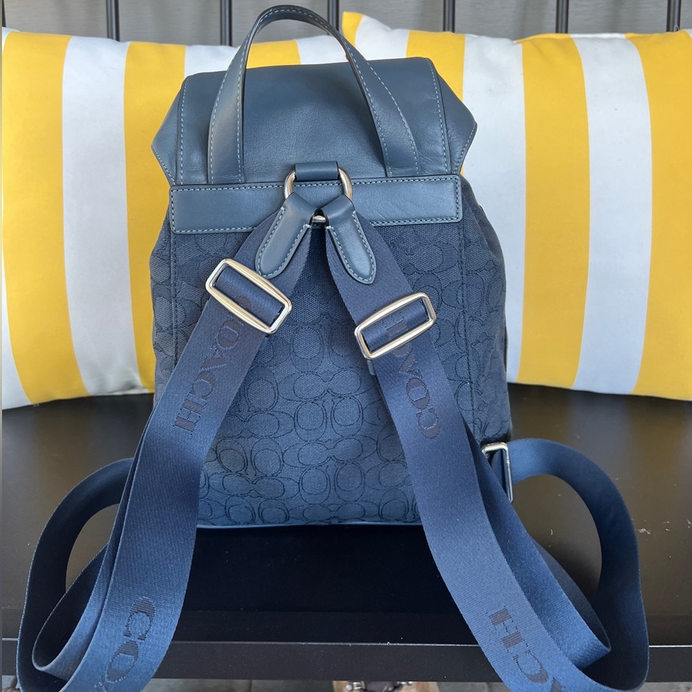 Coach Large Backpack In Signature Jacquard - Picture 3 of 7